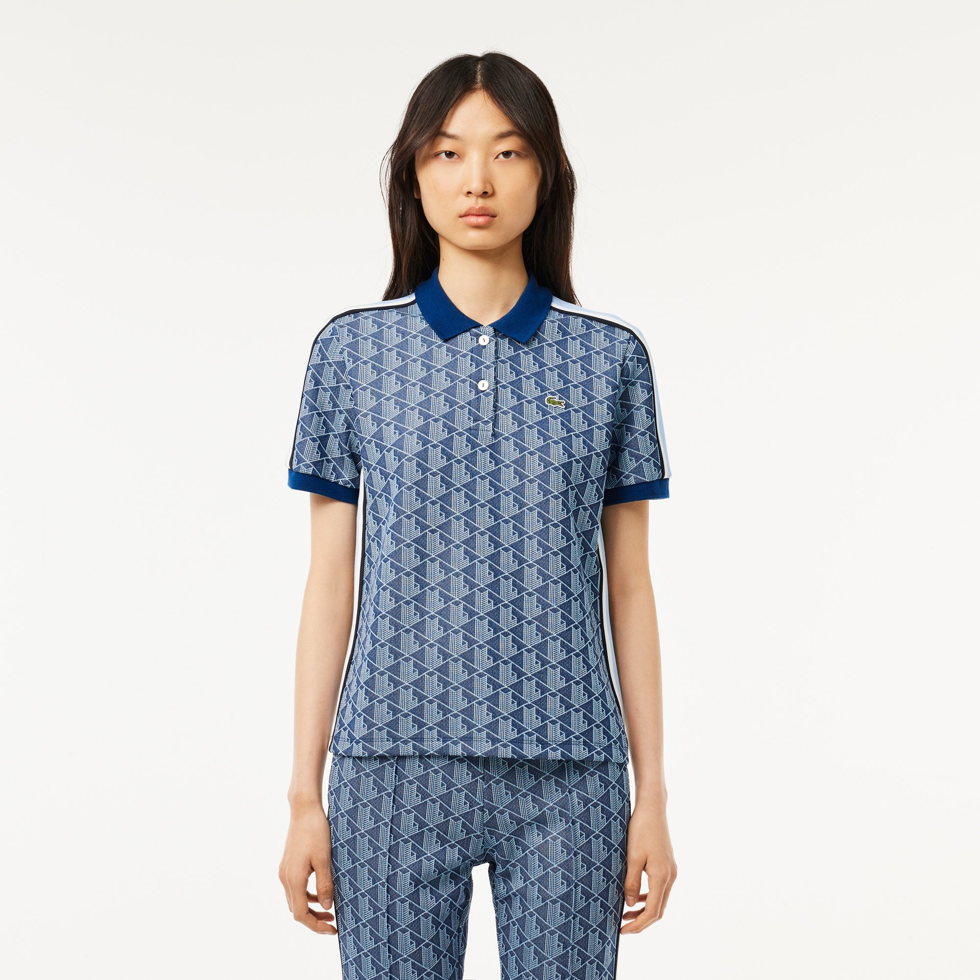 Áo Polo Lacoste Nữ Ôm Dáng Họa Tiết Monogram Chất Vải Jacquard