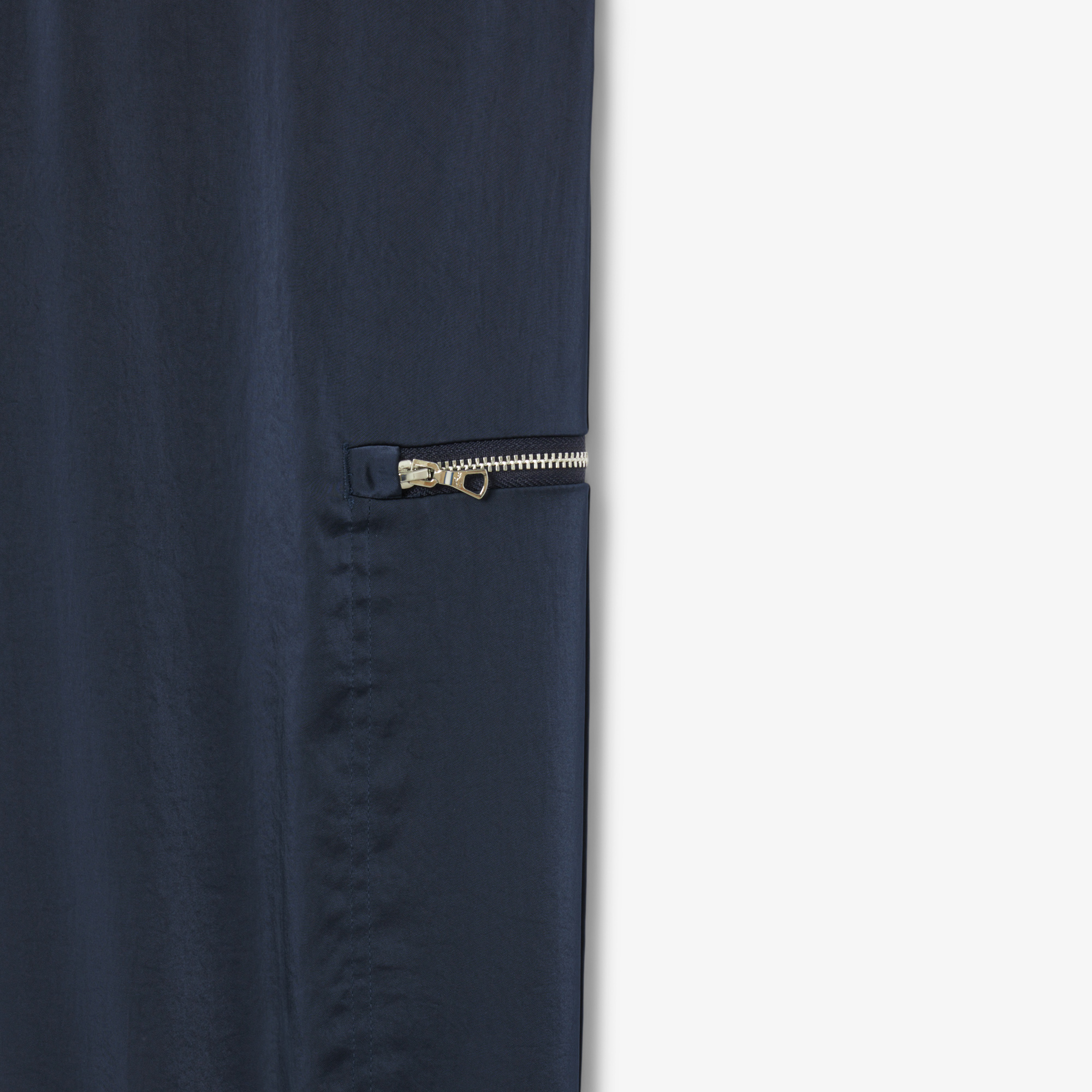 Quần Nỉ Bo Gấu Lacoste Nữ Dáng Rộng Chất Liệu Mềm Mại