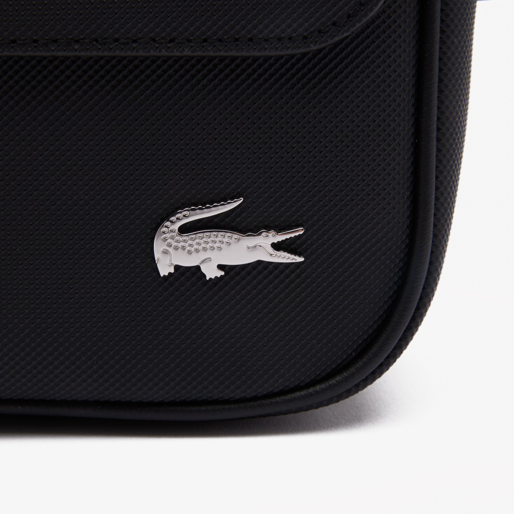Túi Đeo Chéo Lacoste Nữ Daily Lifestyle Có Nắp Gập