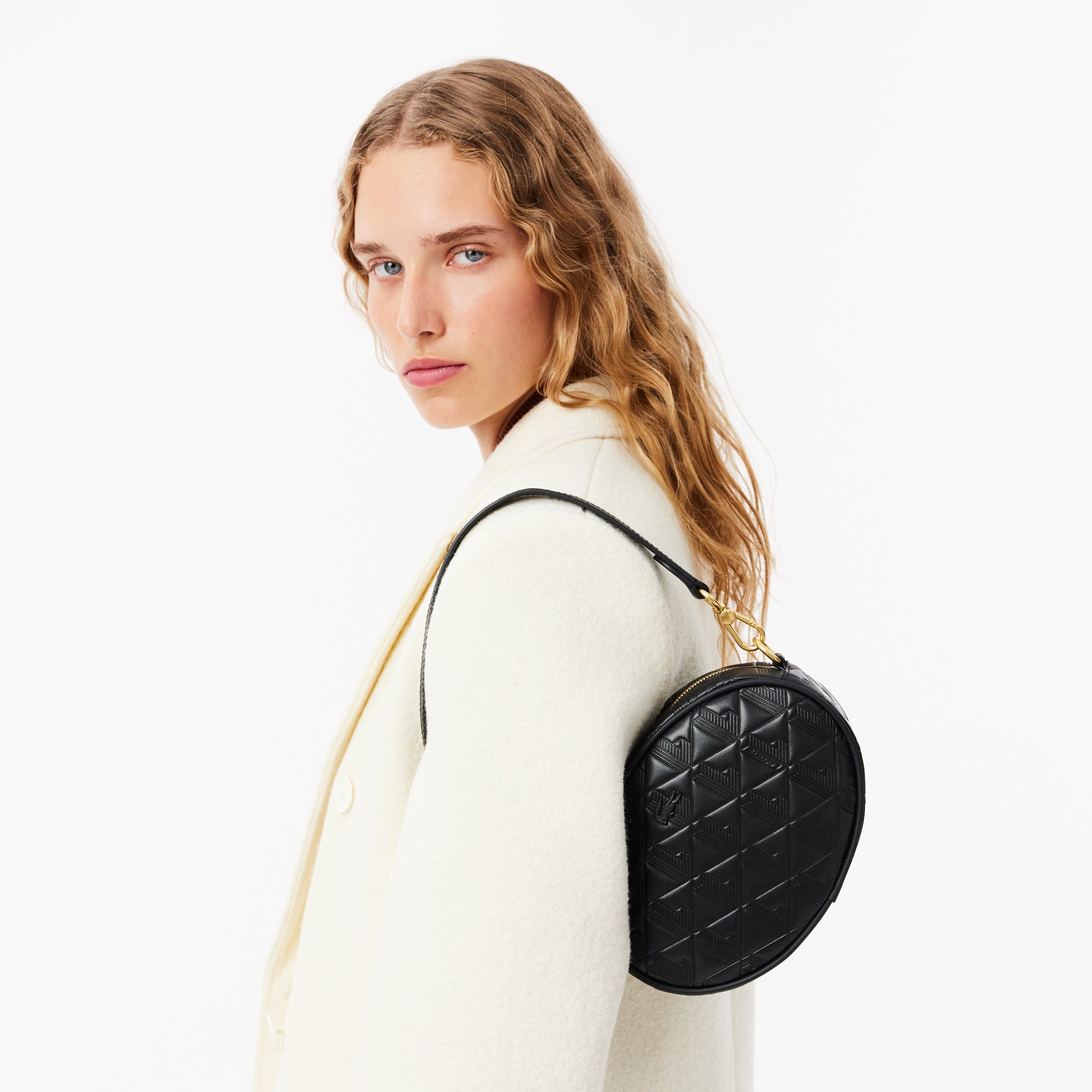 Túi Đeo Vai Lacoste Nữ Maheki Hình Bầu Dục Dập Nổi Chất Liệu Da