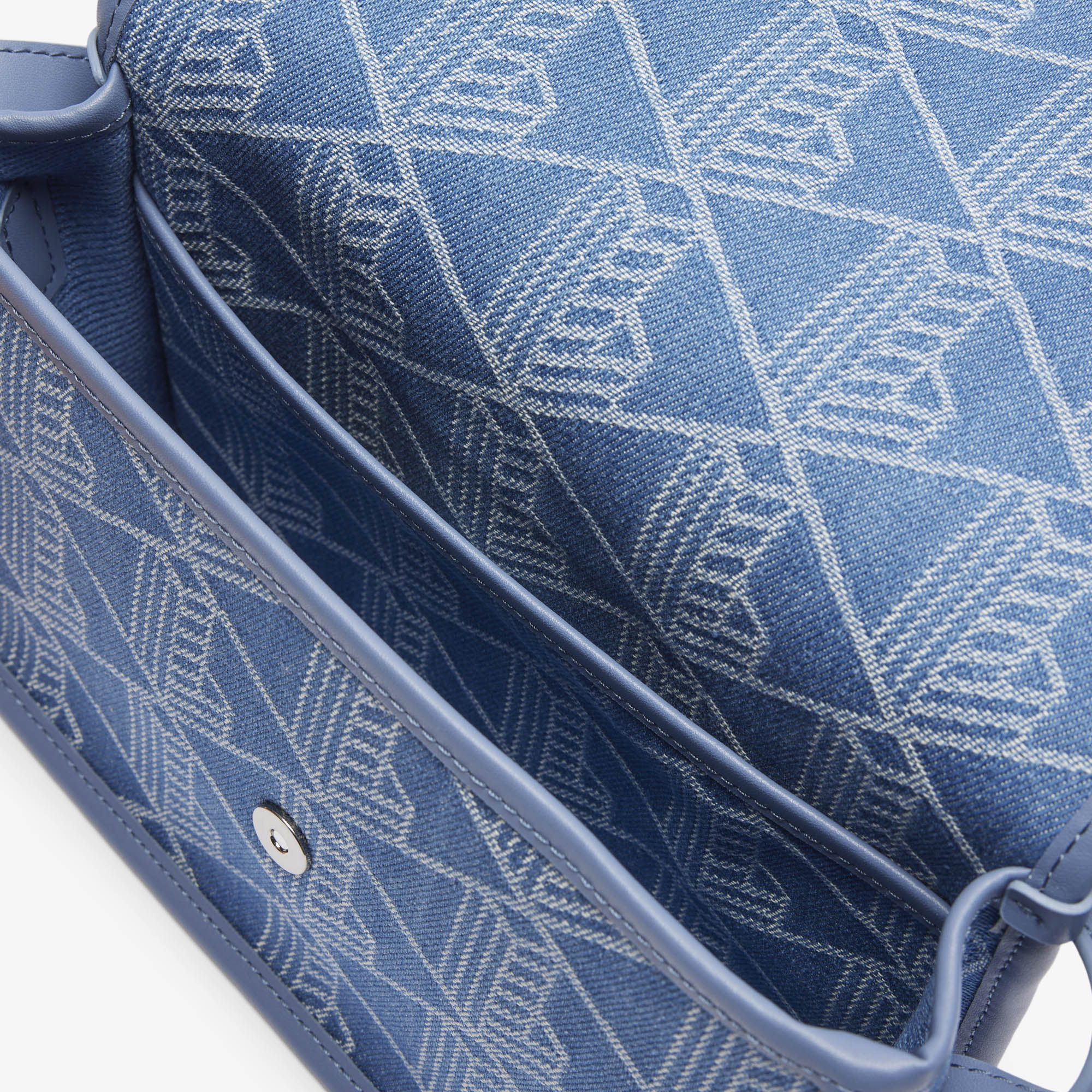 Túi Lacoste Nữ Heritage Có Nắp Gập Họa Tiết Jacquard
