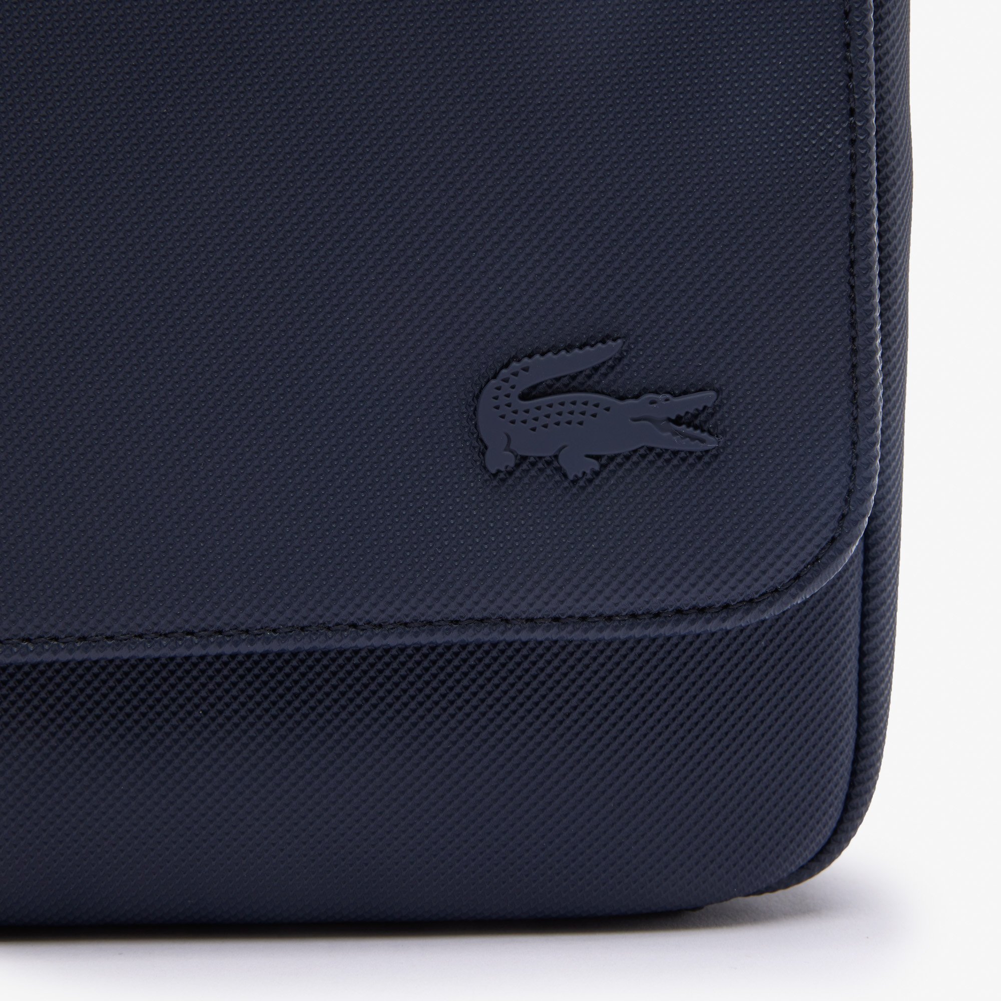 Túi Đeo Chéo Lacoste Nam Cổ Điển Có Nắp Gập