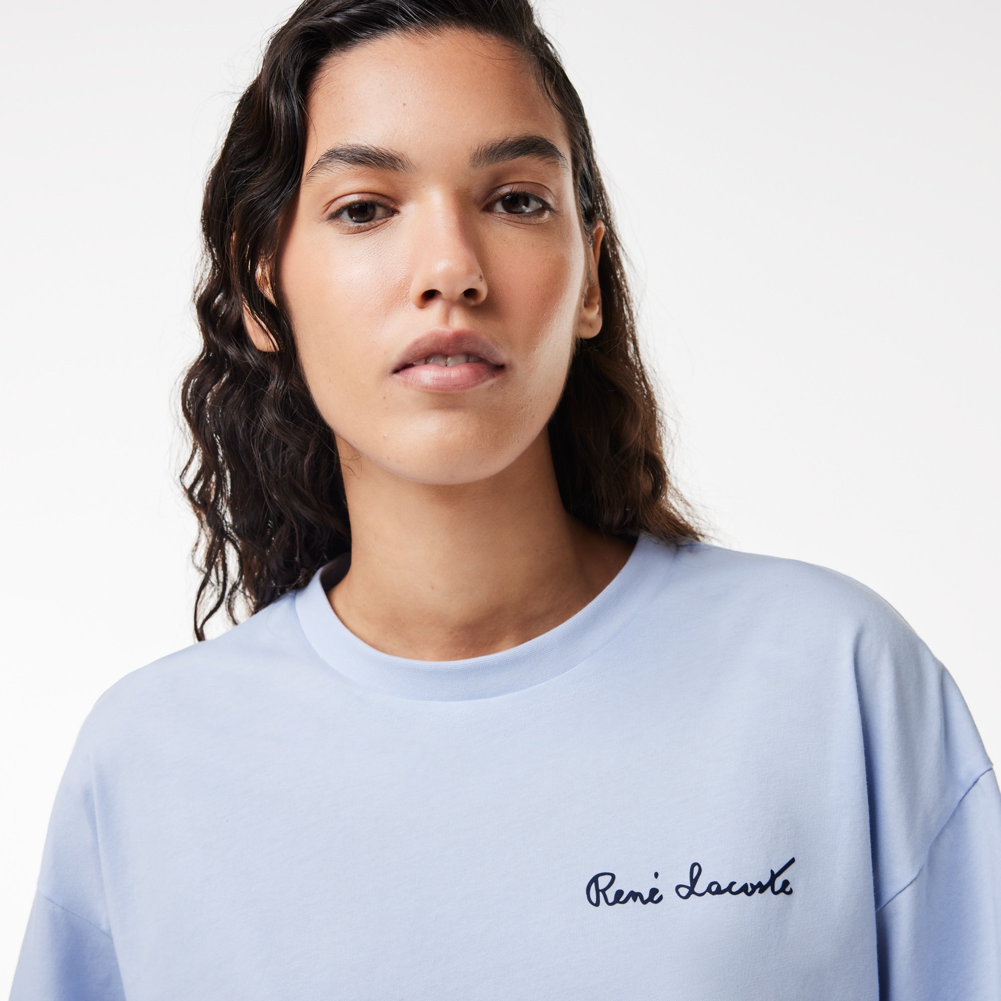 Áo Thun Lacoste Nữ Dáng Rộng Chất Liệu Cotton Có Huy Hiệu