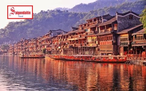 Trương Gia Giới - Phượng Hoàng Cổ Trấn 5 ngày 4 đêm
