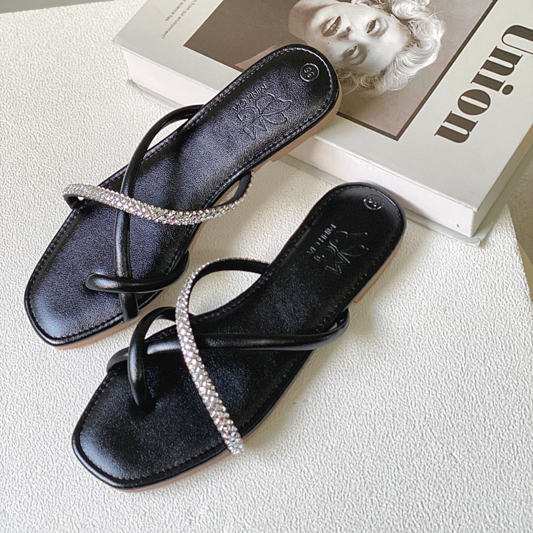  Dép Nữ xỏ ngón đính đá Quai Da Cao Cấp 