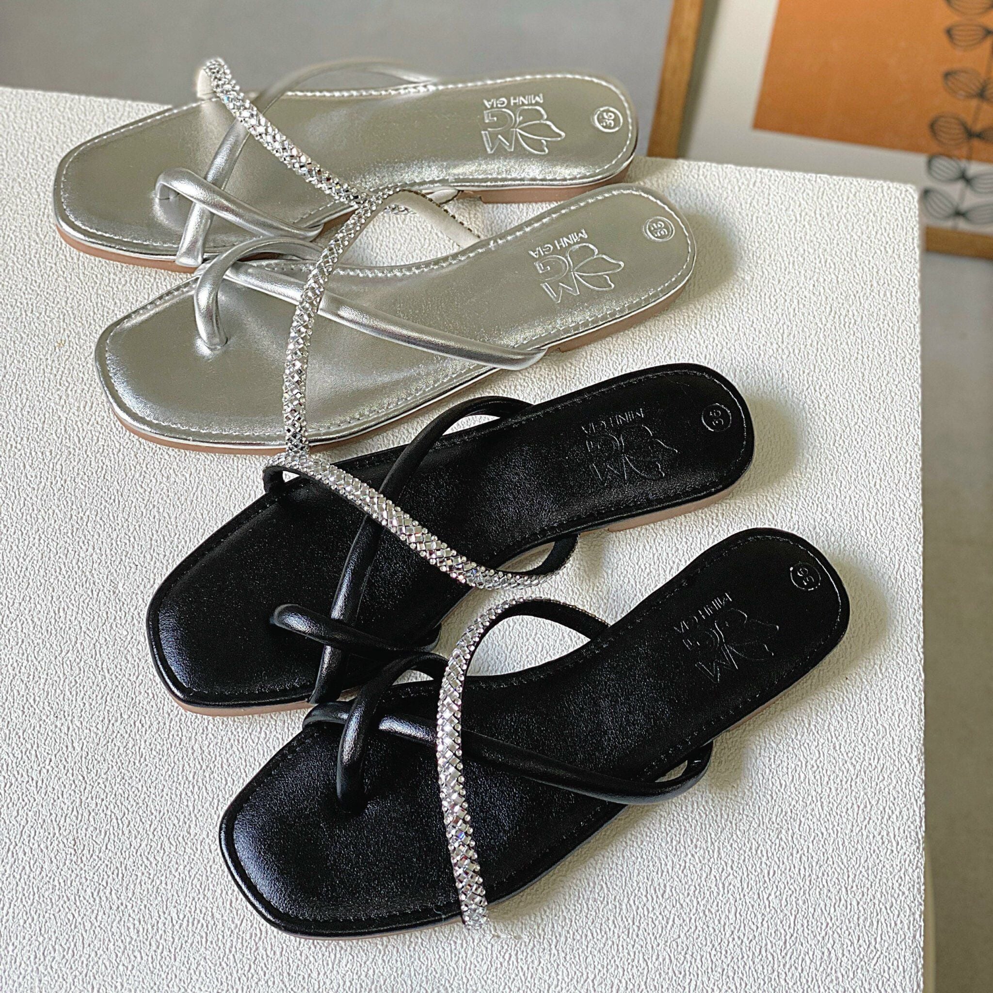  Dép Nữ xỏ ngón đính đá Quai Da Cao Cấp 