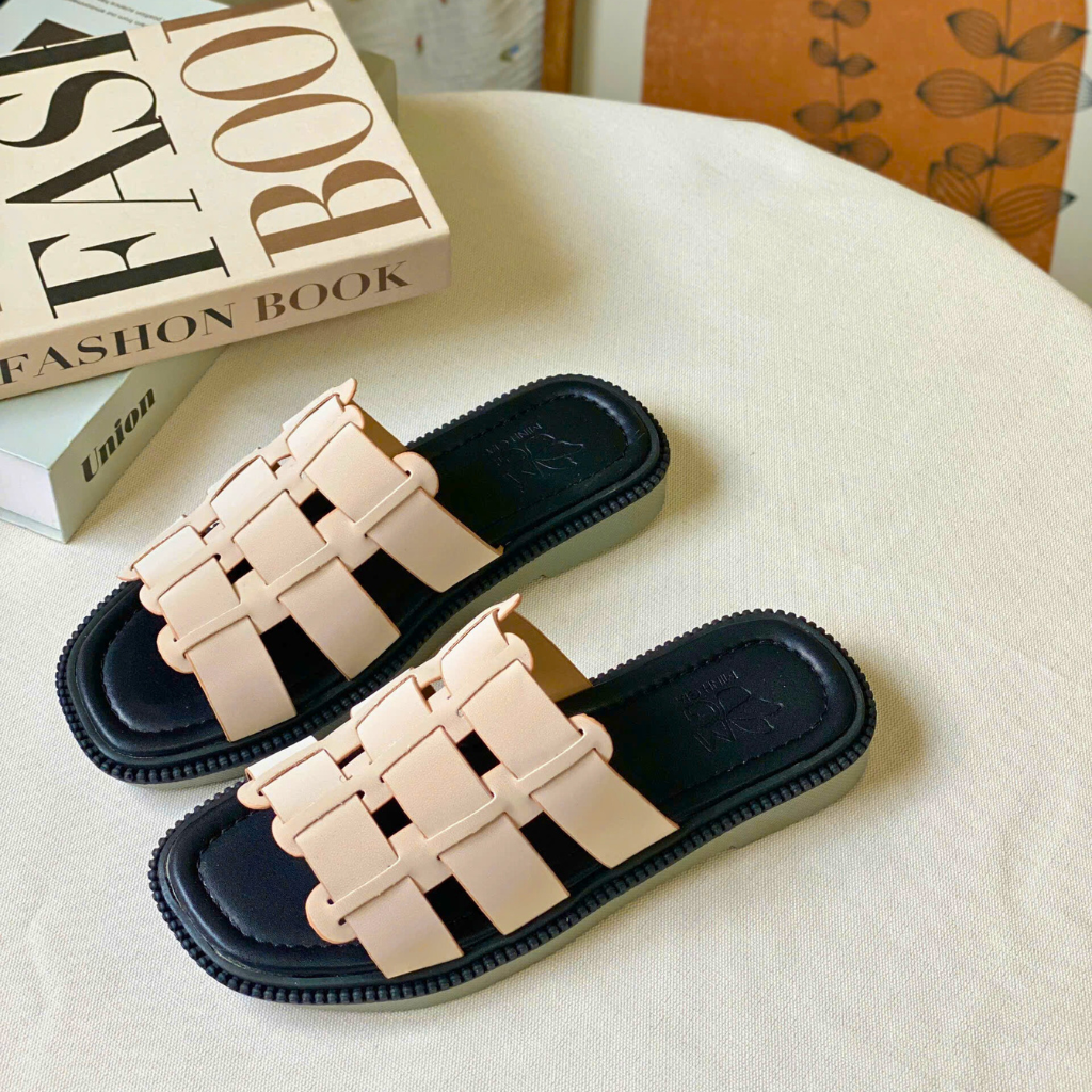  Dép nữ đế bệt hai quai ngang màu kem thời trang 