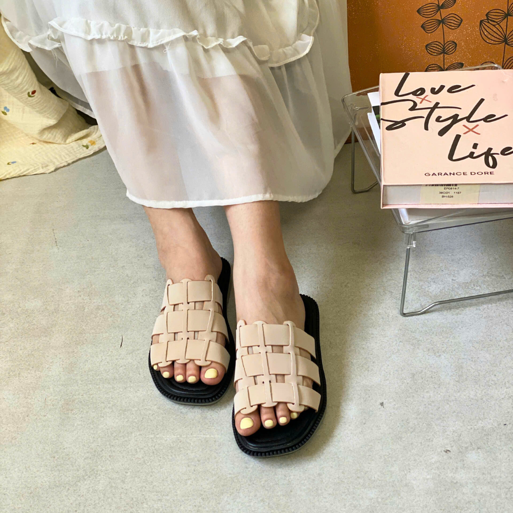  Dép nữ đế bệt hai quai ngang màu kem thời trang 