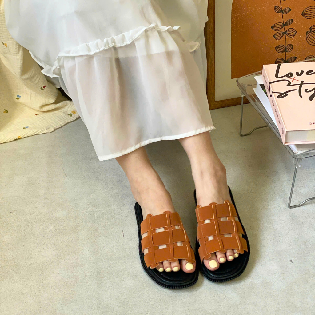  Dép nữ đế bệt hai quai ngang màu kem thời trang 