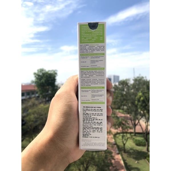 Kem dưỡng ẩm se khít lỗ chân lông và làm giảm mụn kiềm dầu SVR SEBIACLEAR Mat + Pores, Gel  Active 40ml