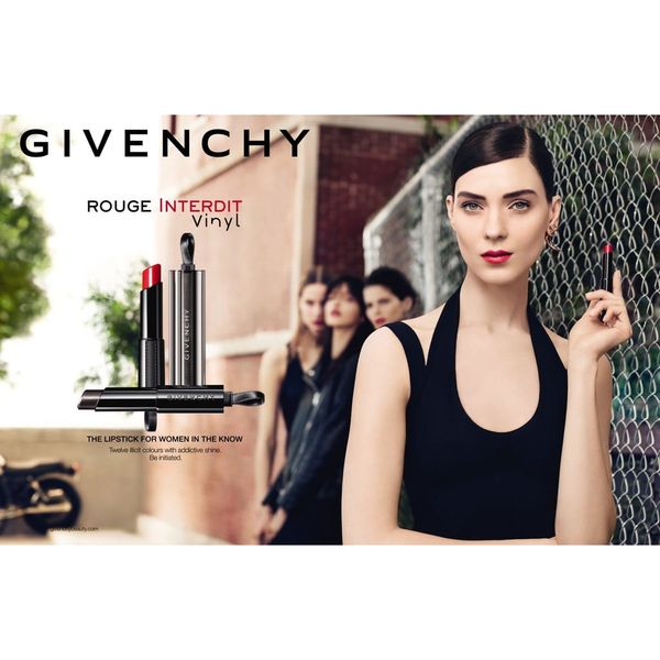Son dưỡng Tester có màu Givenchy Rouge Interdit Vinyl 3,3gr