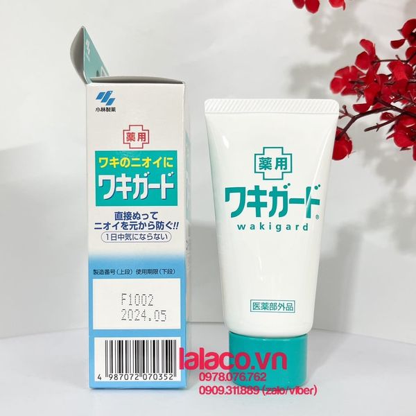 Lăn Khử Mùi Kobayashi Dạng Gel Trong Suốt Nhật Bản 50g