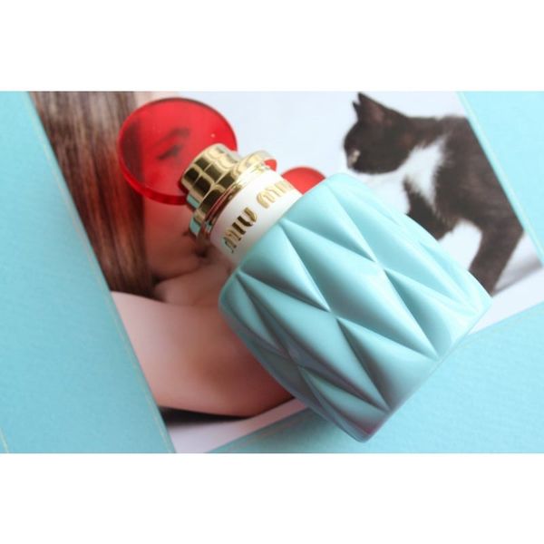Nước hoa nữ Miu Miu Eau de Parfum 100ml, mang đầy đủ sự trẻ trung, năng động với phong cách độc đáo và khá tinh tế