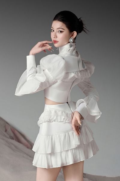  Snowfall Elegance Julia Set 