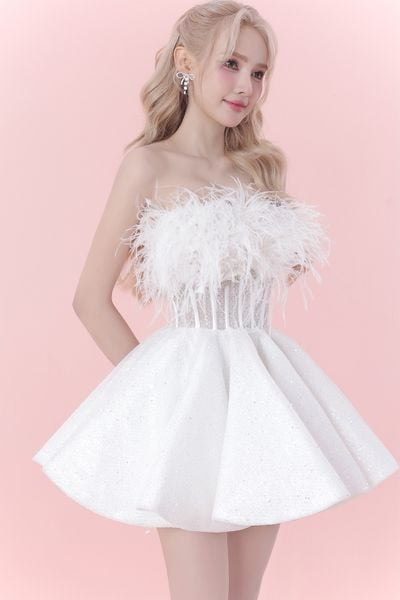  BARBIE Feather Dress 