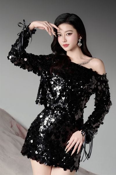  Snowfall Elegance Saquin Dress 