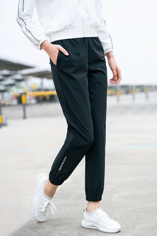Quần Gió Thể Thao Nữ Livan LV23210009