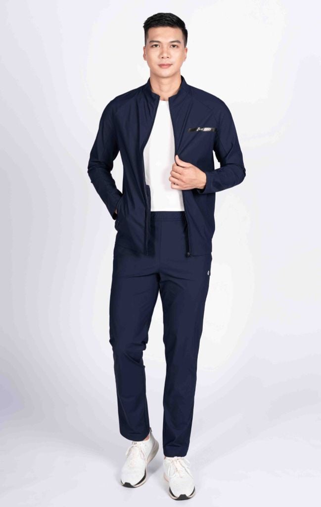 Bộ Gió Dệt Kim Thể Thao Nam Livan LV24W04M501
