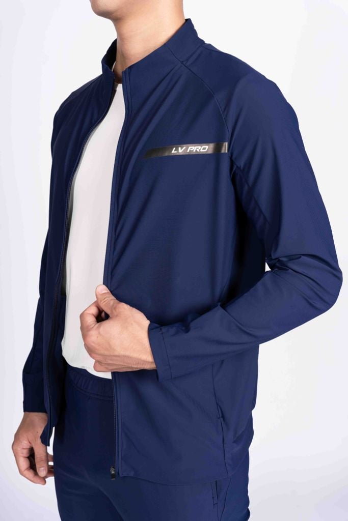 Bộ Gió Dệt Kim Thể Thao Nam Livan LV24W04M501