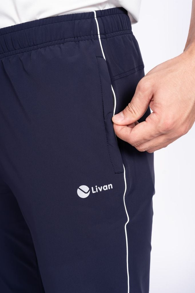 Quần Gió Thể Thao Nam Livan LV24W04M302