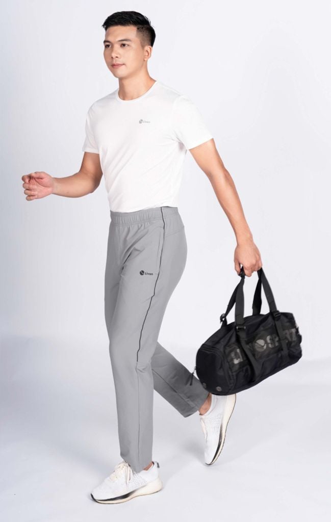 Quần Gió Thể Thao Nam Livan LV24W04M302
