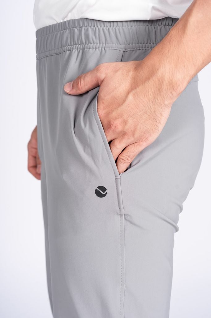 Quần Gió Thể Thao Nam Livan LV24W04M301