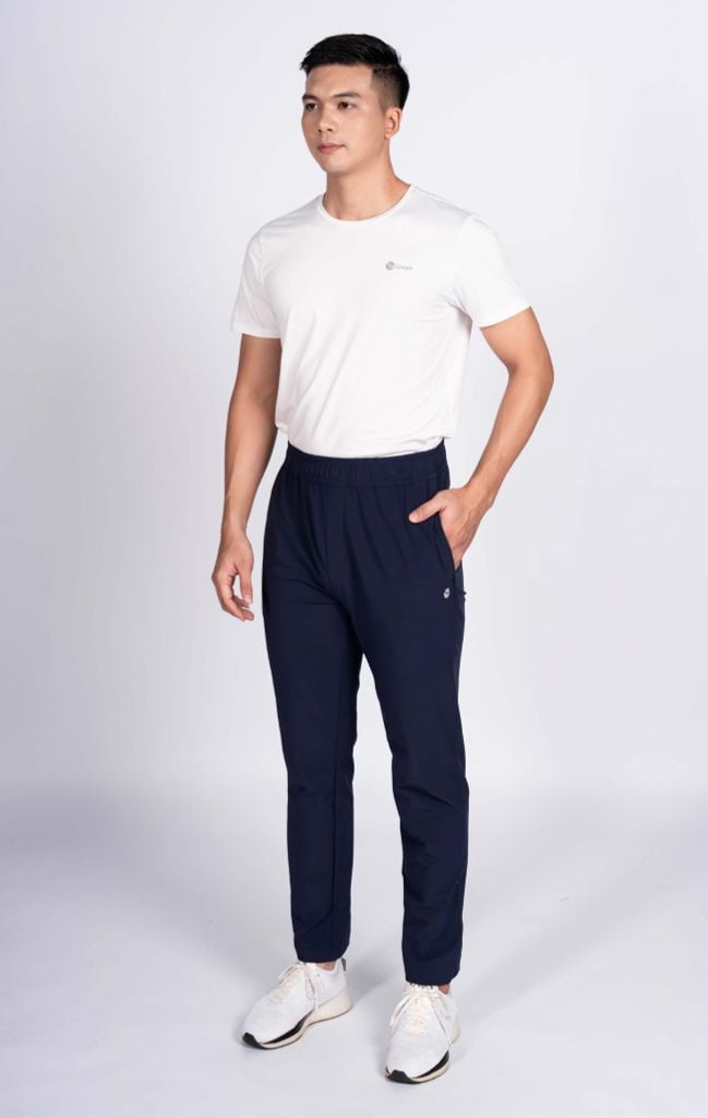 Quần Gió Thể Thao Nam Livan LV24W04M302