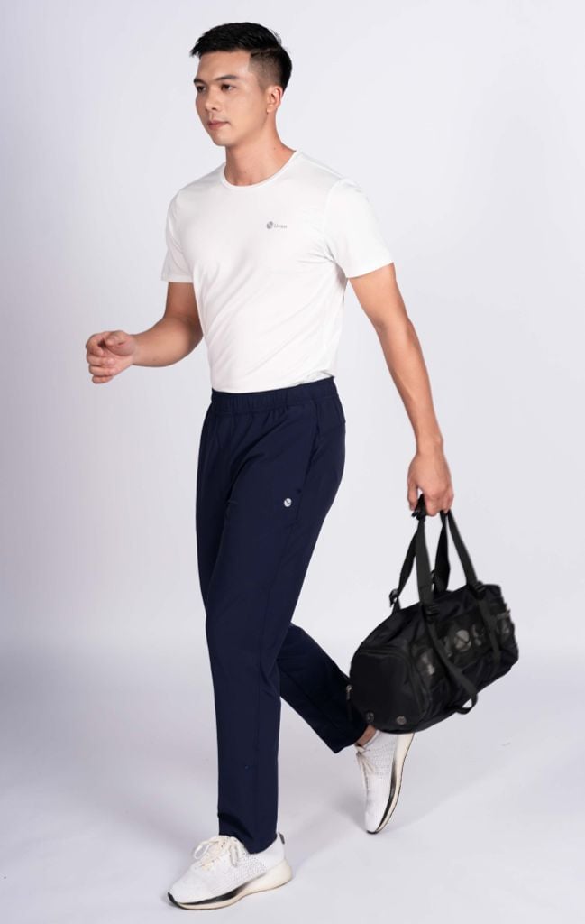 Quần Gió Thể Thao Nam Livan LV24W04M302