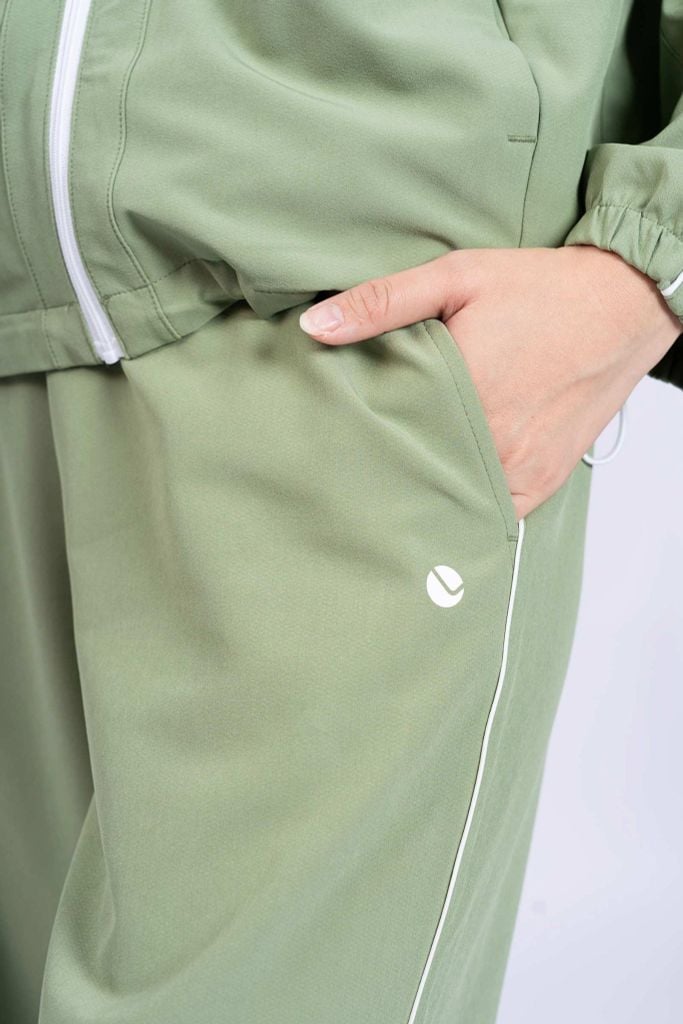 Bộ Gió Nữ Áo Khoác Quần Jogger LV24W04F501