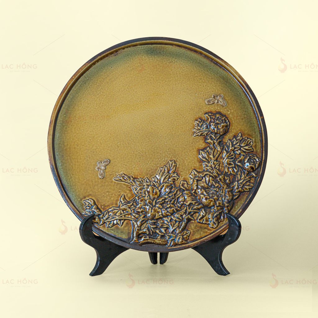 Đĩa Trưng Bày Men Hoàng Thổ Hoa Mẫu Đơn Đắp Nổi