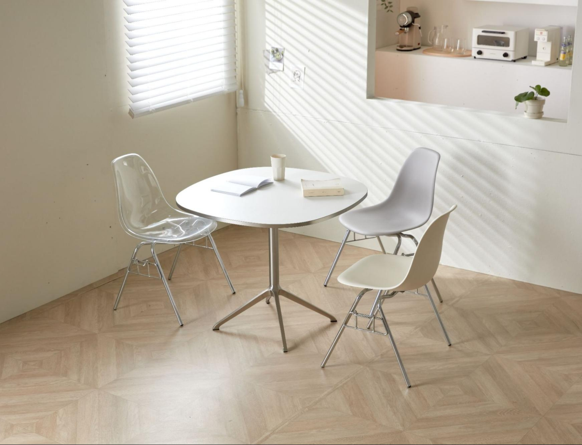 BÀN TRÒN A HPL NHẬP KHẨU (2 CHỖ / 4 CHỖ)