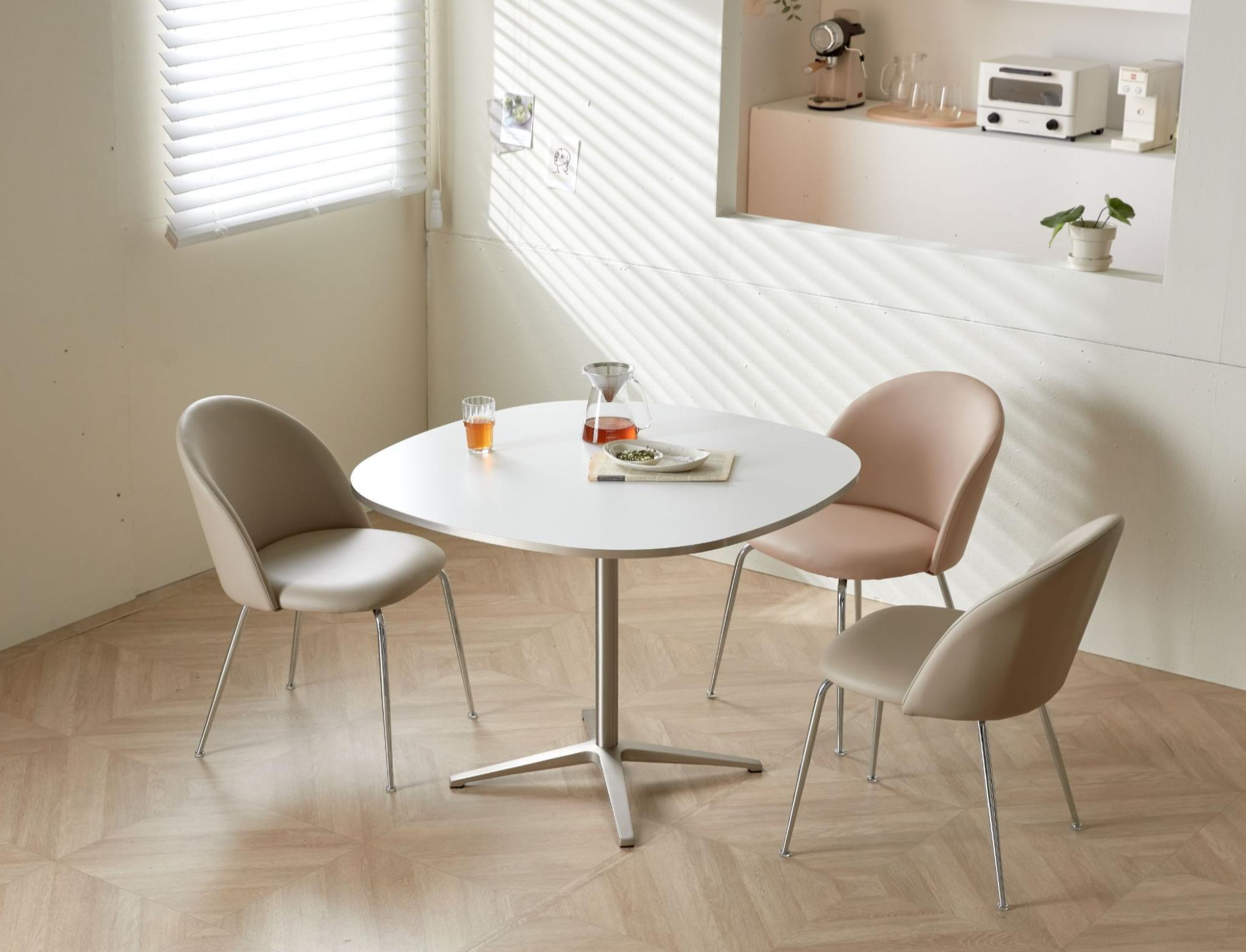 BÀN TRÒN A HPL NHẬP KHẨU (2 CHỖ / 4 CHỖ)