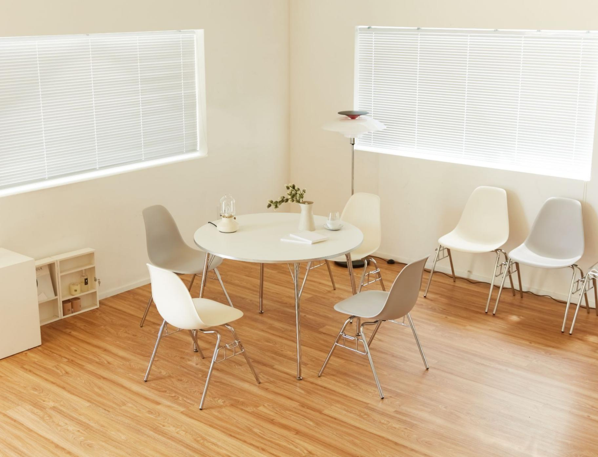 BÀN ĂN TRÒN NHẬP KHẨU SERO HPL VIỀN TRẮNG BẠC (2 CHỖ / 4 CHỖ)