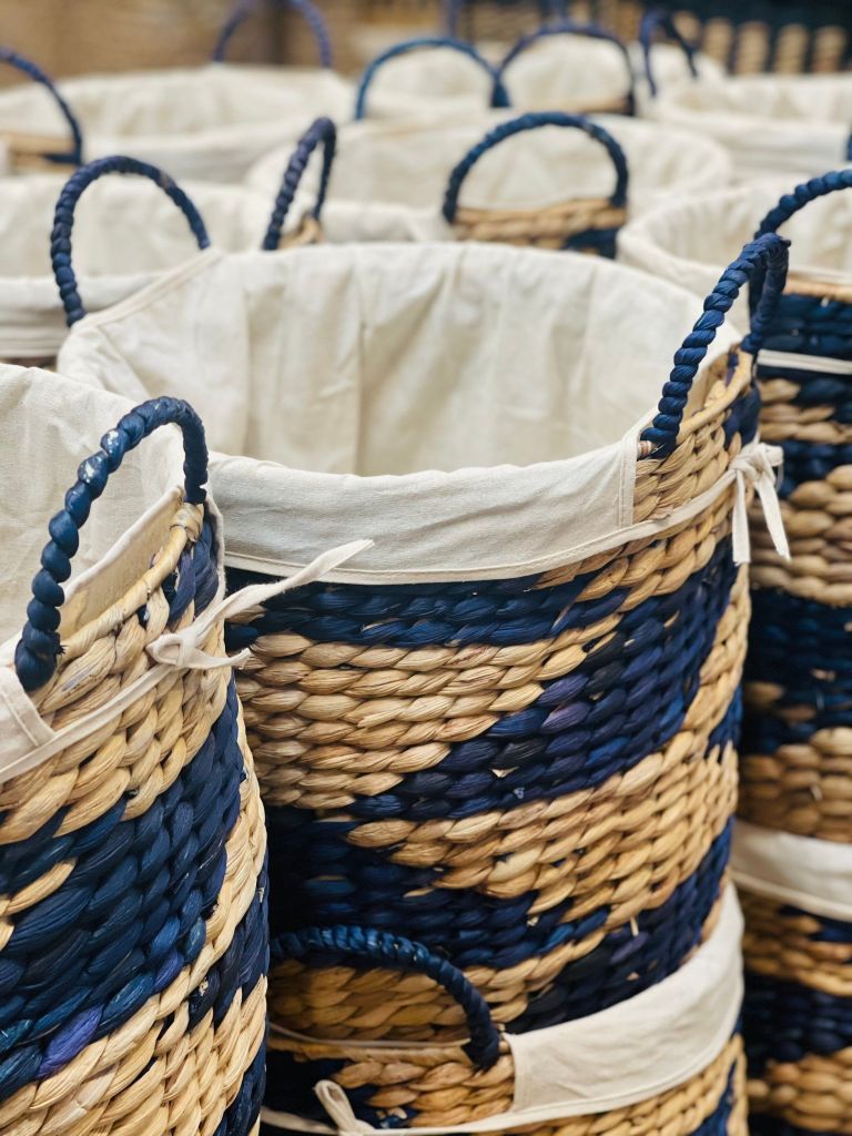 Giỏ tròn sơn hoạ tiết xanh D33 H36