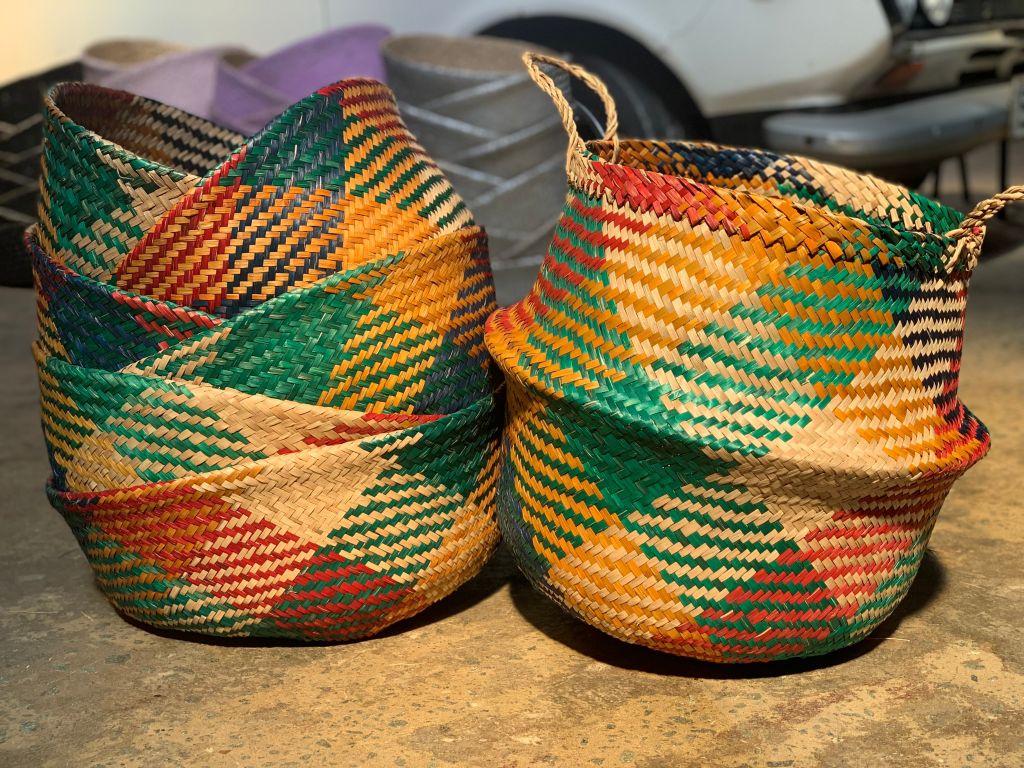 Giỏ mây màu sắc