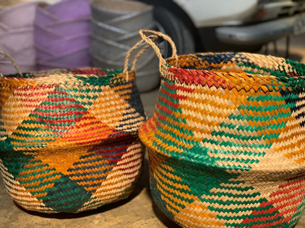 Giỏ mây màu sắc