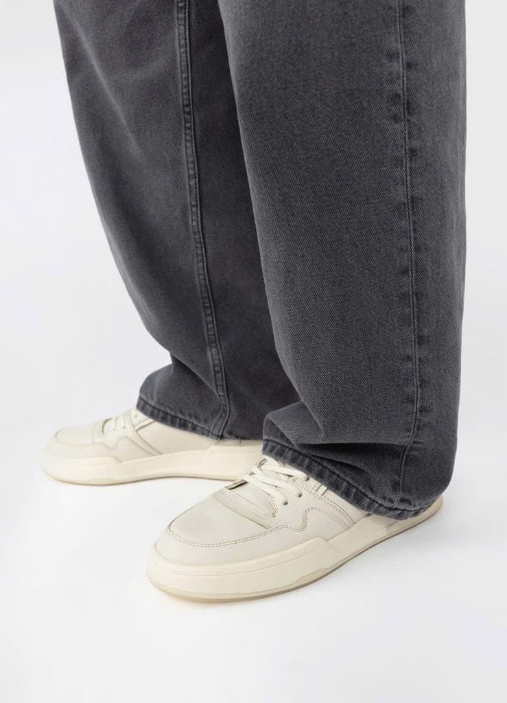Vagabond sneaker trắng kem