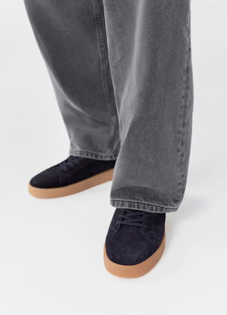 Vagabond Sneaker Đen da lộn - đế nâu