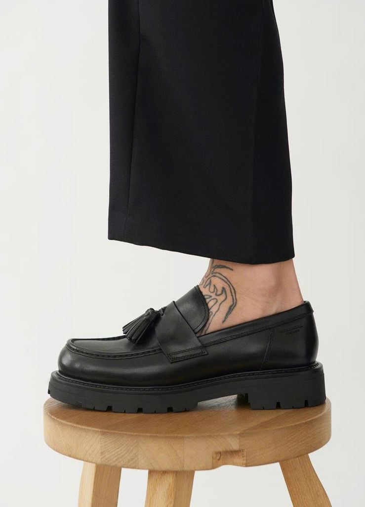 Vagabond Loafer Cosmo Đen - tua rua