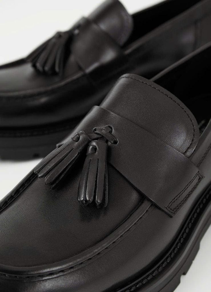 Vagabond Loafer Cosmo Đen - tua rua