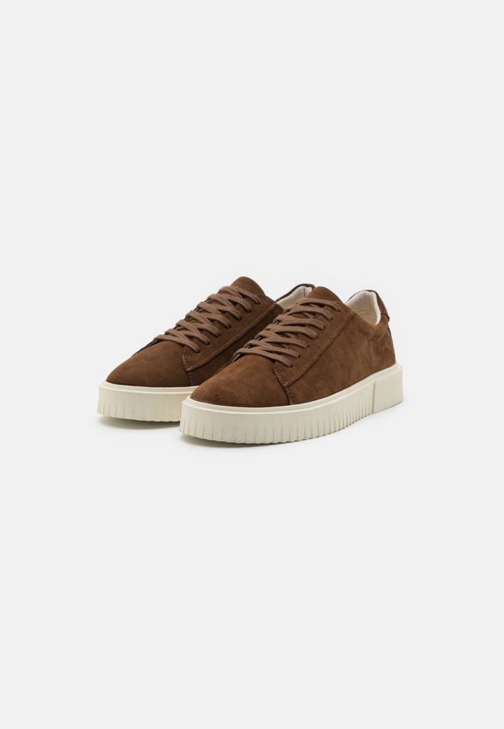 Vagabond sneaker nâu đậm da lộn đế trắng