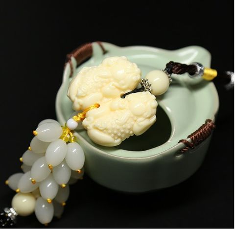 Dây Treo Móc Khóa Trang Trí Xe Ô Tô Mang Lại Bình An May Mắn Hình Phật, Liên Hoa, Hồ Lô...