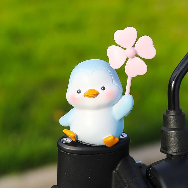 Trang trí ô tô, xe máy, bàn làm việc  mô hình Hoạt Hình Chong Chóng dễ thương, kèm keo dán