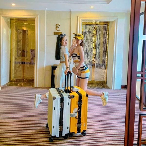  Vali khung nhôm khóa sập AS215 size 24inch. 