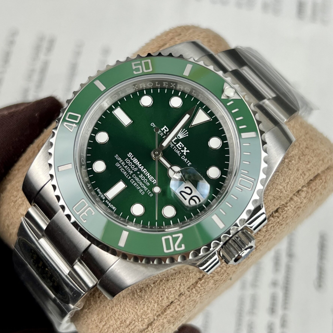  ROLEX SUBMARINER DATE 116610LV 40MM 