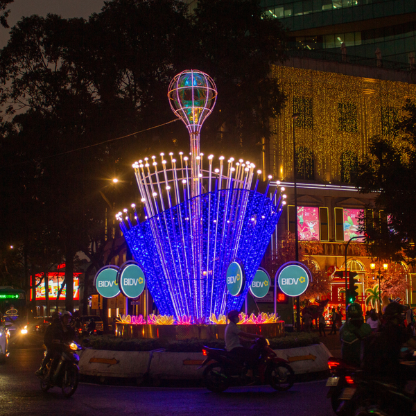  Đường đèn trang trí tuyến Đường Lê Duẩn 