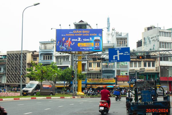  Billboard Tiểu đảo cầu Chà Và (đường Hải Thượng Lãn Ông), Quận 5, Tp. Hồ Chí Minh 
