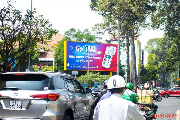  Billboard Nguyễn Trãi - Nguyễn Văn Cừ (Giao lộ Nguyễn Trãi - Nguyễn Văn Cừ), Q1, TP.HCM 