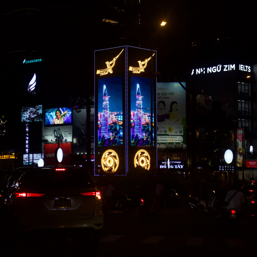  Trụ Led Vòng xoay Dân Chủ 