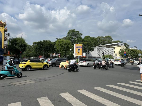  Billboard Ngã 4 Nguyễn Thị Minh Khai - Cách Mạng Tháng Tám, Q1, TP. HCM 